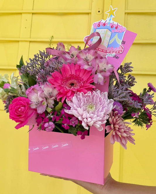 Birthday Combo: Globo y Canasta de flores