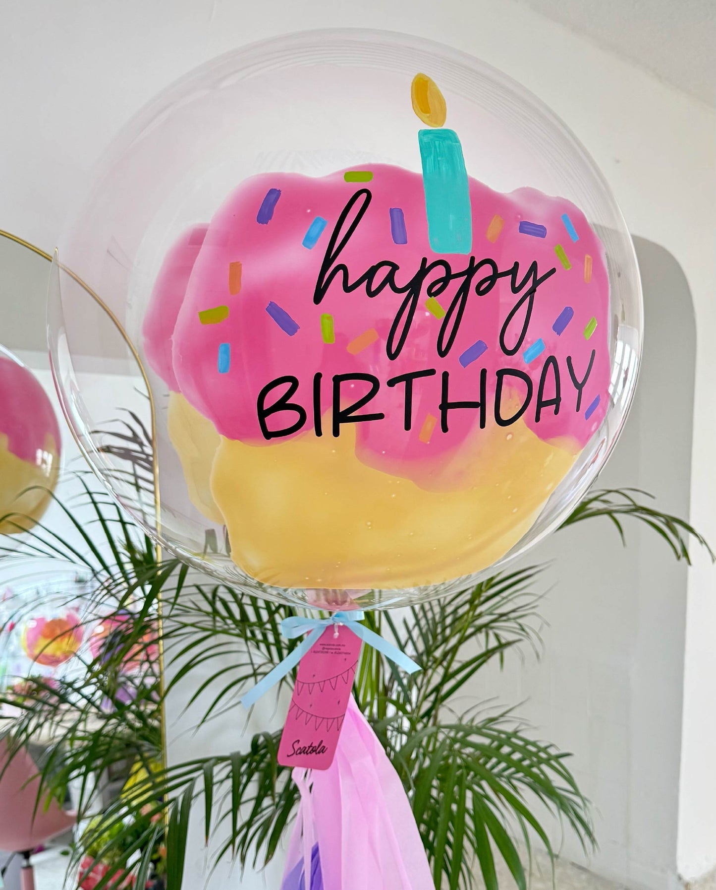 Birthday Combo: Globo y Canasta de flores