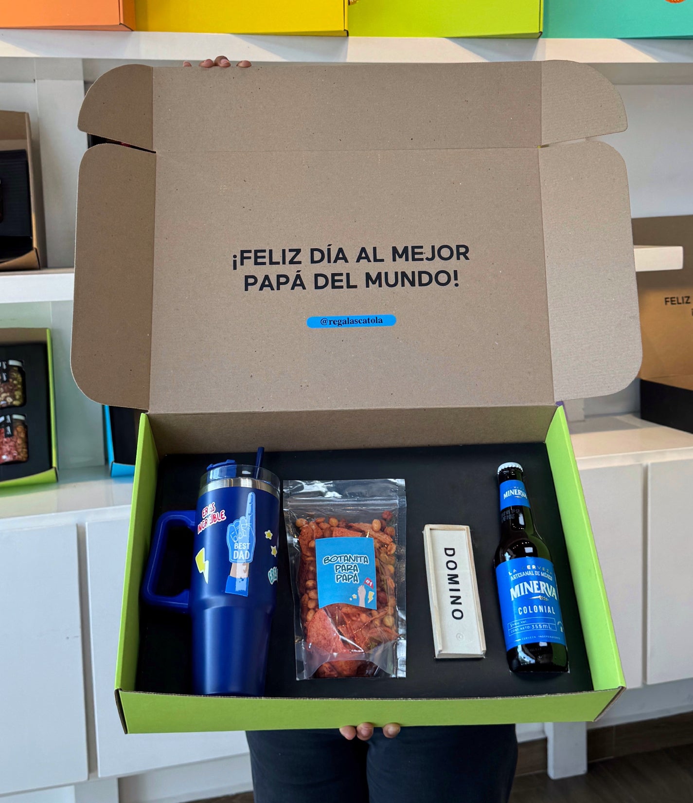 Box termo, botana y dominó