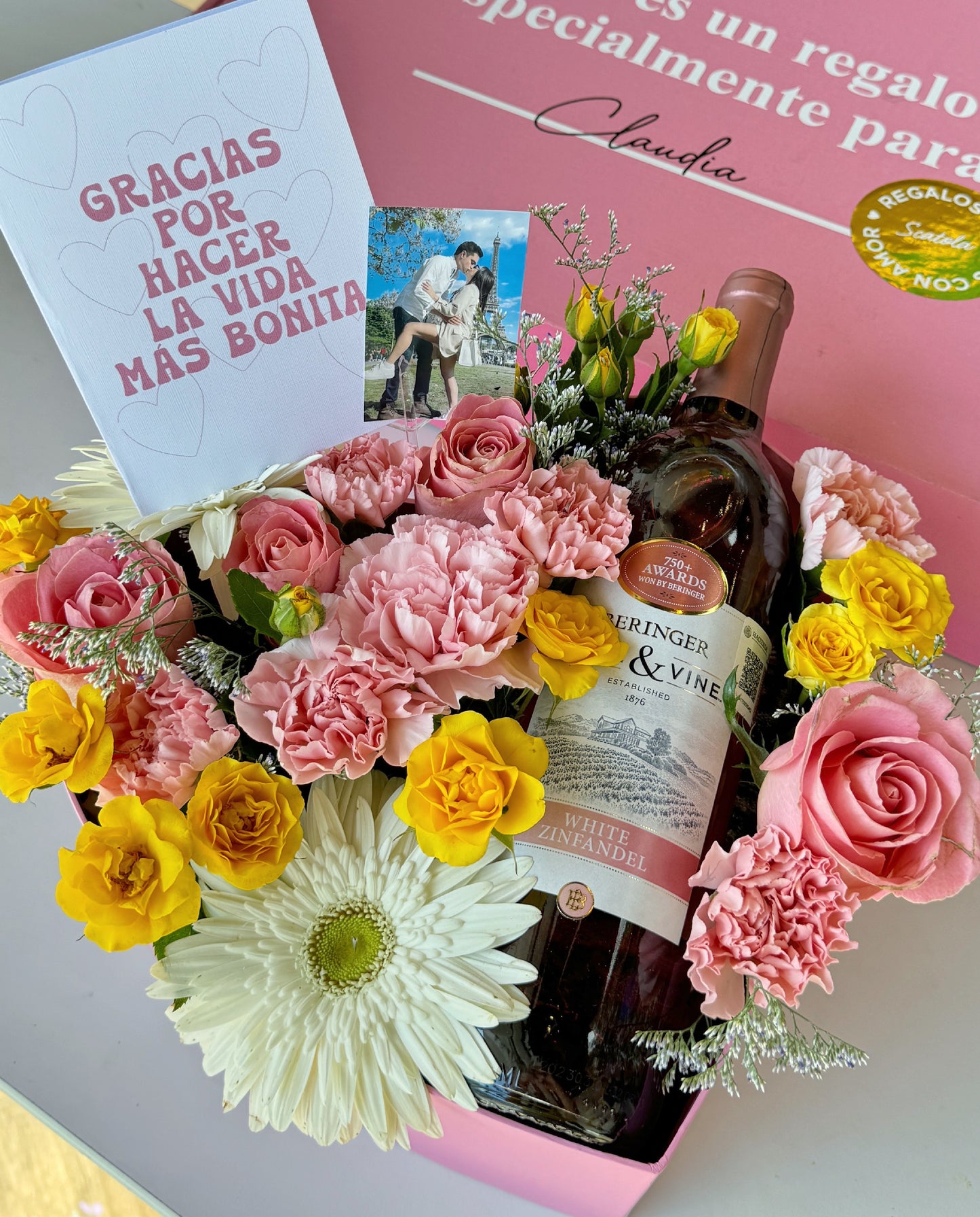 Arreglo Mix Corazón con vino